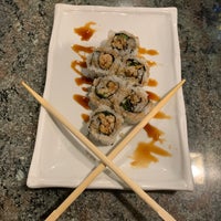 Foto scattata a Off The Hook Sushi da Brian C. il 1/22/2020