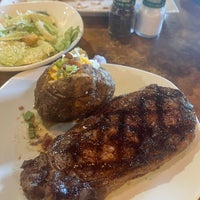 Photo taken at Outback Steakhouse by Rachell T. on 10/31/2022