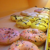 4/16/2013에 Inna 🌺 G.님이 MO Donuts &amp;amp; Coffee에서 찍은 사진