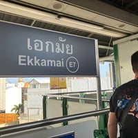 Photo taken at BTS Ekkamai (E7) by ちぐにた on 1/5/2024