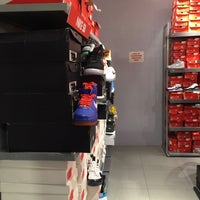 nike outlet riverbanks