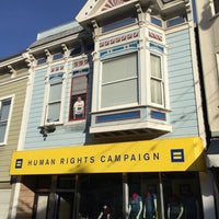 Foto tirada no(a) Human Rights Campaign (HRC) Store por Mike M. em 11/30/2017