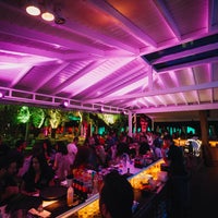 Foto tirada no(a) Ma-Giw café | beach bar por Μα-Γιω café | beach bar em 7/18/2018