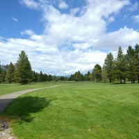 Foto diambil di Lake Tahoe Golf Course oleh Jordan K. pada 5/8/2016