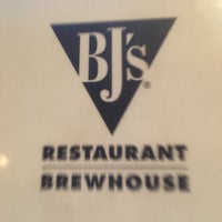Photo taken at BJ&amp;#39;s Restaurant &amp;amp; Brewhouse by Alyson J. on 11/2/2019
