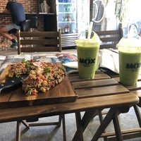 รูปภาพถ่ายที่ MOX healthy food &amp;amp; drinks, made-in-madrid โดย Kate R. เมื่อ 8/16/2018