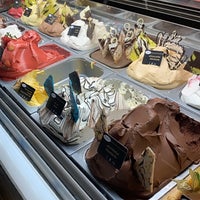 Photo taken at Giovanni L. - Gelato De Luxe by Rawan S. on 7/13/2023