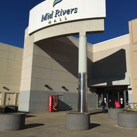 Foto tirada no(a) Mid Rivers Mall por Karen S. em 12/7/2017
