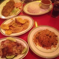 Das Foto wurde bei Los Primos Restaurant von Juan &amp;amp; Jessica R. am 6/8/2014 aufgenommen