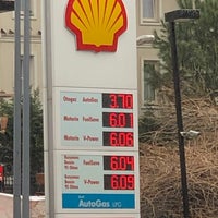 Photo taken at Shell by Nuri Ö. on 2/13/2019