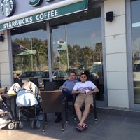 Photo taken at Starbucks by Oktay Öz on 4/24/2013