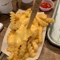 Photo taken at Shake Shack by Chimmy .. on 1/29/2023