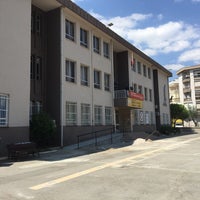 Photo taken at Selma Yiğitalp Anadolu Lisesi by Gülşah Ç. on 7/19/2017