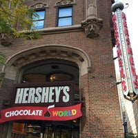 Photo taken at Hershey&amp;#39;s Chocolate World Chicago by miffSC on 10/14/2016