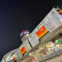 Photo taken at 立川駅南口ペデストリアンデッキ by Anita Kazuki M. on 5/13/2023