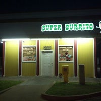 6/8/2013에 ronin g.님이 Super Burrito에서 찍은 사진