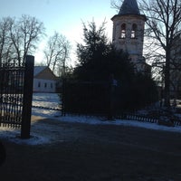 Photo taken at Церковь Успения Пресвятой Богородицы в Колмово by Elenka P. on 1/18/2014