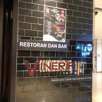 Photo taken at Vineria.IT Cucina + Bar by Nik A. on 9/21/2019
