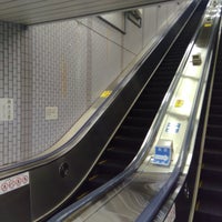 Photo taken at Oedo Line Nakano-sakaue Station (E30) by ほんよわ on 10/16/2021