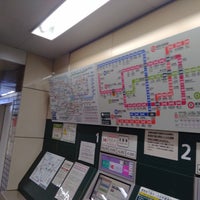 Photo taken at Oedo Line Nakano-sakaue Station (E30) by ほんよわ on 8/18/2021