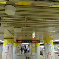 Photo taken at Oedo Line Nakano-sakaue Station (E30) by ほんよわ on 7/30/2021