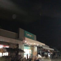 Photo taken at Tesco Lotus Supermarket by Kanlayarat J. on 8/14/2023