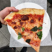 5/11/2022 tarihinde Michael O.ziyaretçi tarafından Di Fara Pizza'de çekilen fotoğraf