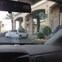 รูปภาพถ่ายที่ Starbucks โดย Tariq B. เมื่อ 4/22/2013