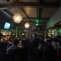 Foto tomada en Zeki&amp;#39;s Bar  por Roderick P. el 2/10/2022