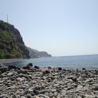 Foto tirada no(a) Praia do Lugar de Baixo por 🌸Rubina F. em 8/22/2013