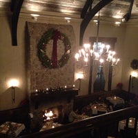 12/18/2013 tarihinde Power R.ziyaretçi tarafından Massa&amp;#39; Italian Restaurant and Wine Bar'de çekilen fotoğraf