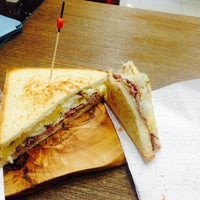 4/24/2014 tarihinde Cüneyt K.ziyaretçi tarafından PoBoy - Fine Sandwich'de çekilen fotoğraf