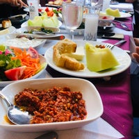 Photo taken at Hoş Seda Balık Restaurant by Ela Yayla on 6/10/2022