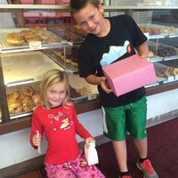 Photo taken at Gilroy Donut House by Michelle K. on 10/31/2014