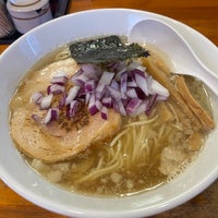 Photo taken at 麺 まる井 by ヤマハ 茶. on 7/24/2023