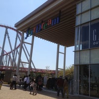 Photo taken at Mitsui Outlet Park Jazz Dream Nagashima by Felipe Yury M. on 4/13/2013