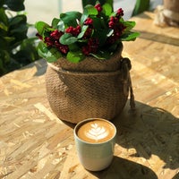 Foto scattata a Flow Coffee &amp;amp; Community da Abdullah_ F. il 11/9/2020