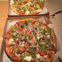2/26/2022 tarihinde Miya L.ziyaretçi tarafından Blaze Pizza'de çekilen fotoğraf
