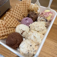 Photo taken at Jeni&#39;s Splendid Ice Creams by Miya L. on 10/16/2021