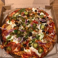 4/9/2021 tarihinde Miya L.ziyaretçi tarafından Blaze Pizza'de çekilen fotoğraf