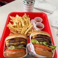 Photo taken at In-N-Out Burger by Miya L. on 3/24/2024