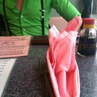 Foto tomada en Ping&amp;#39;s Sezechuan Bar and Grill  por sweet dee el 5/20/2012