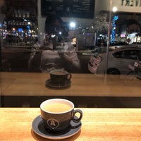Photo taken at Analog Coffee by Ami G. on 1/14/2019