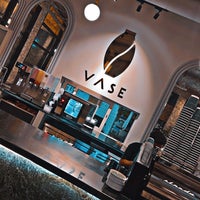 รูปภาพถ่ายที่ Vase Coffee โดย ᴾᴱᴰᴿᴼ_ᴮᴵᴺ_ᴹᴼᴴᴬᴹᴬᴰ เมื่อ 4/13/2024