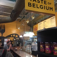 6/17/2016 tarihinde Elizabeth M.ziyaretçi tarafından Taste of Belgium'de çekilen fotoğraf