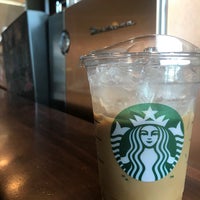 Foto tirada no(a) Starbucks por Alnoaimi em 11/10/2022