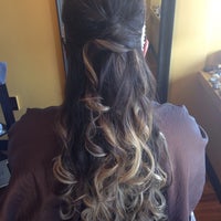 9/17/2014 tarihinde Michelle D.ziyaretçi tarafından Great Looks Hair Salon'de çekilen fotoğraf