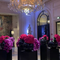 Photo taken at Hôtel Four Seasons George V by 🪷 on 3/4/2024
