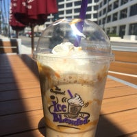 Photo taken at The Coffee Bean &amp;amp; Tea Leaf by Helena C. on 5/22/2016