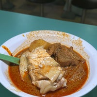 Photo taken at Heng Kee Curry Chicken Noodles by Yoyo B. on 3/4/2024
